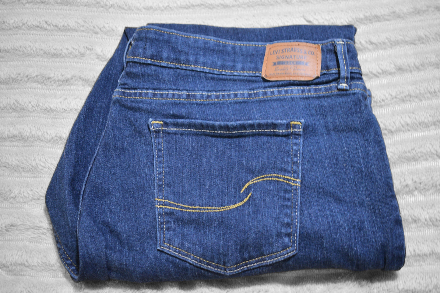 Levi Strauss Midrise Straight Leg 35x32