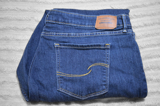 Levi Strauss Midrise Straight Leg 35x32