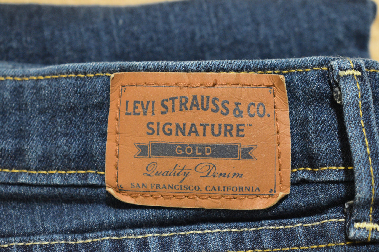 Levi Strauss Midrise Straight Leg 35x32