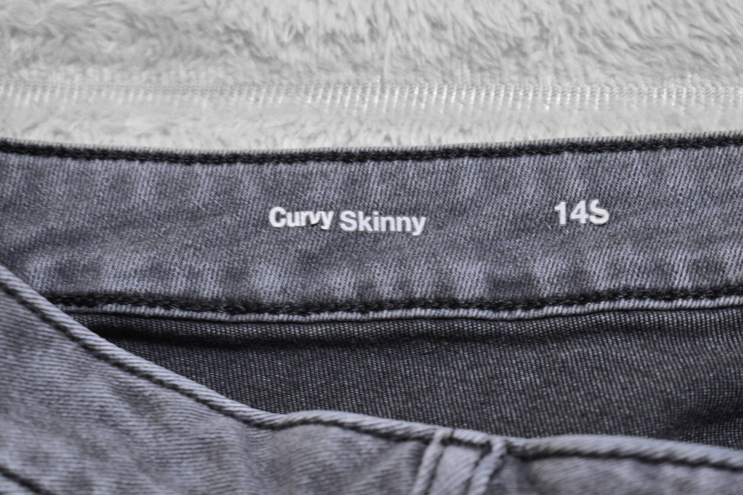 Old Navy Curvy Skinny Grey 14