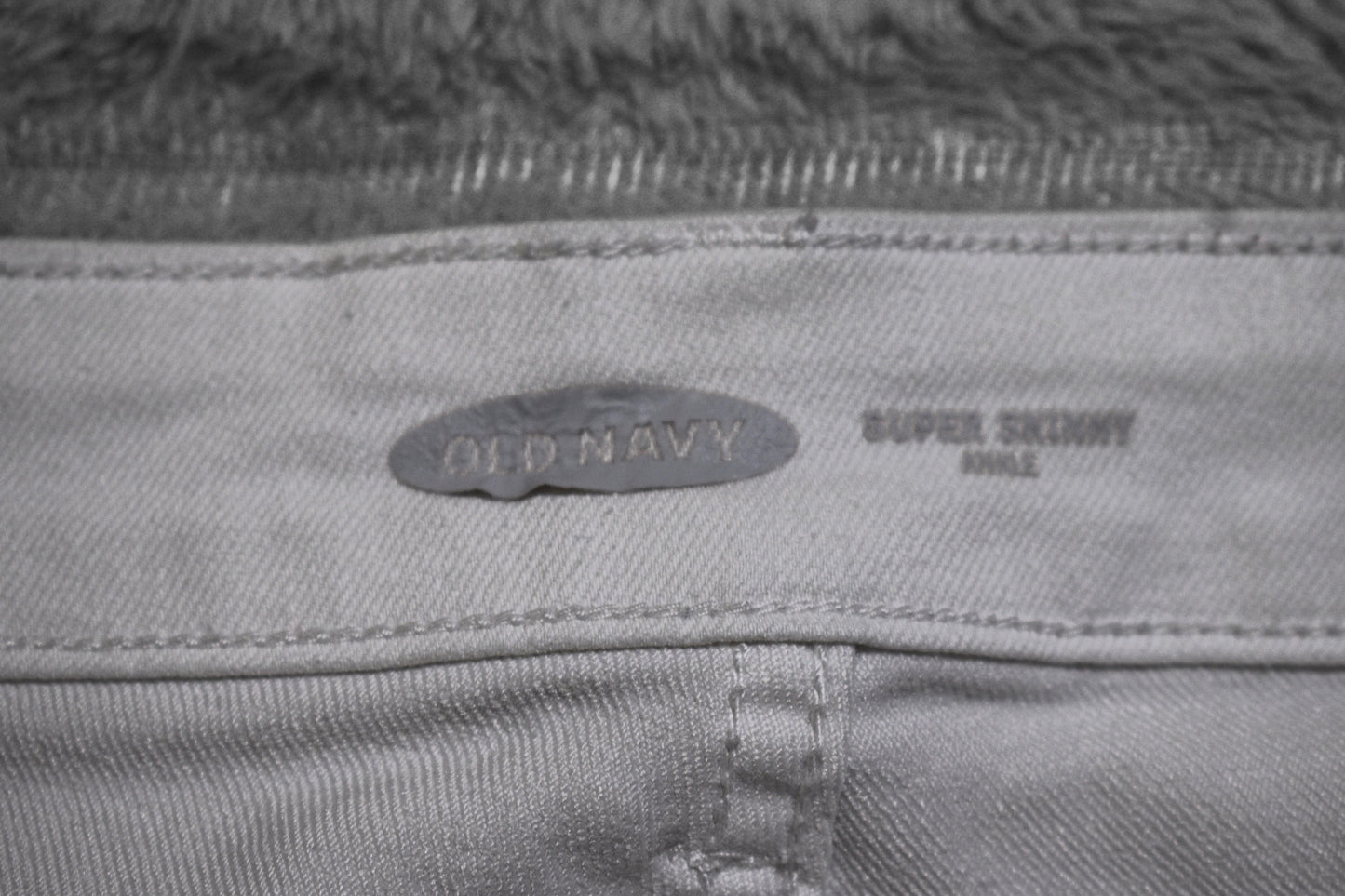 Old Navy Super Skinny White 14