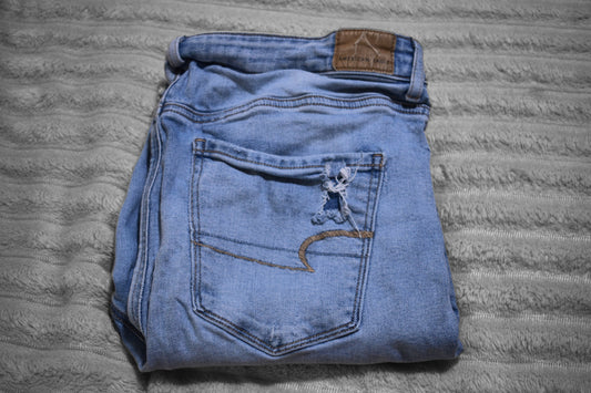Distressed American Eagle Jeans 14